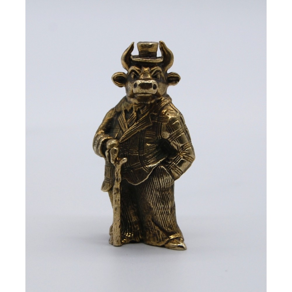 Статуэтка из латуни «Бык в костюме»