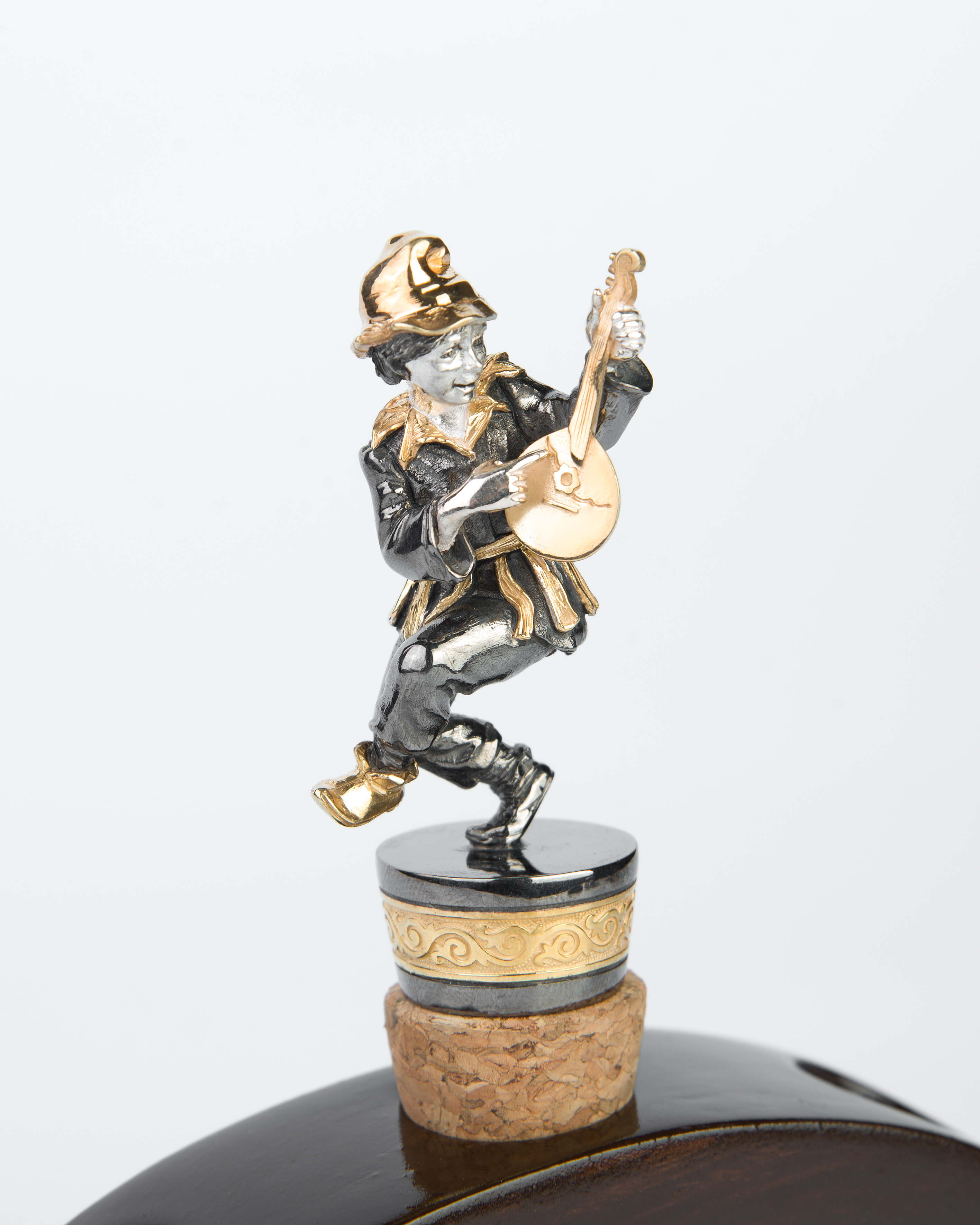 Пробочник «Скоморох с домрой»