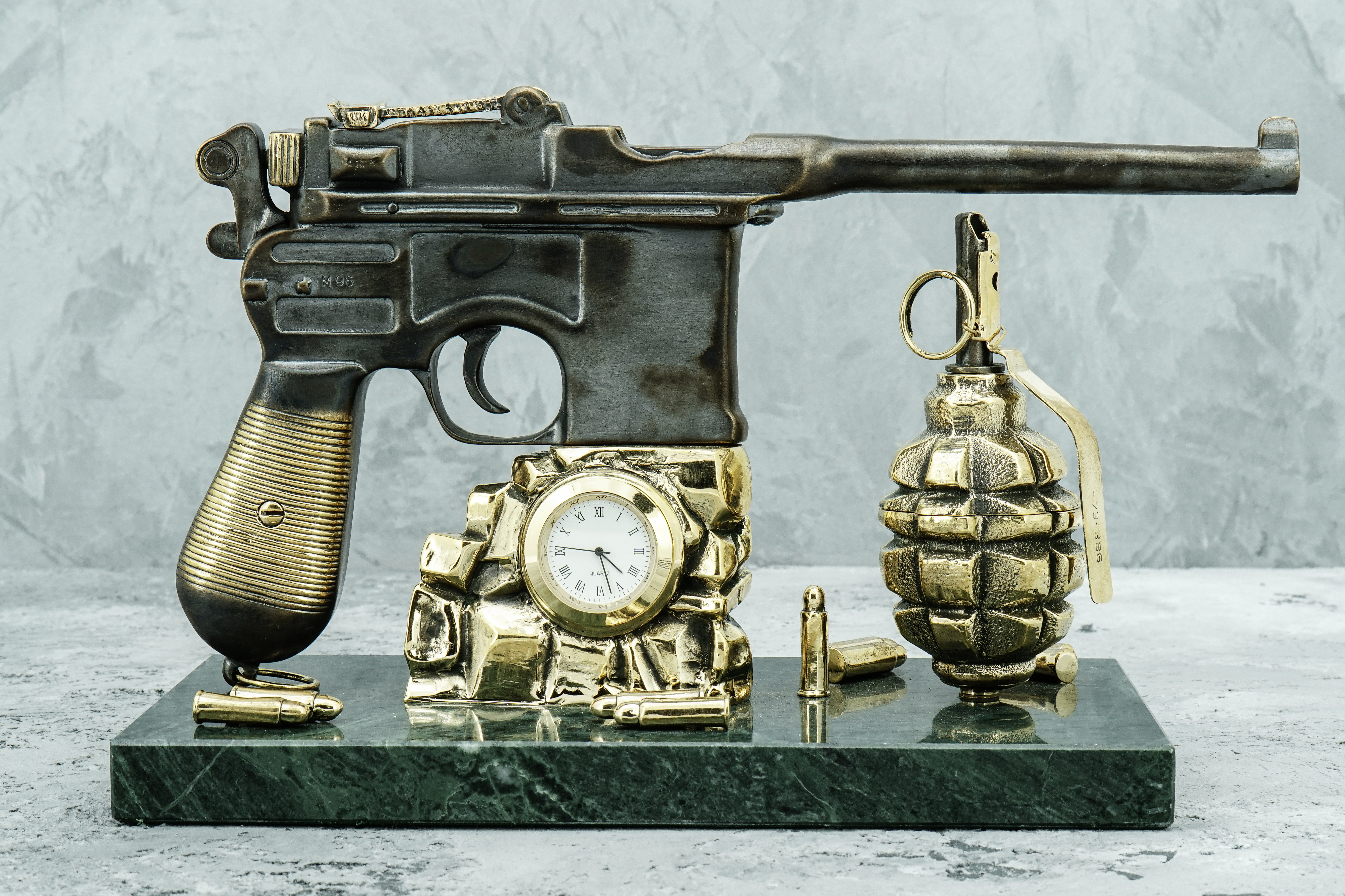 Письменный набор из бронзы «Маузер»