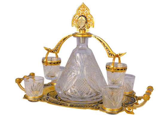 Набор рюмок и хрустальный графин «Барышня с коромыслом»