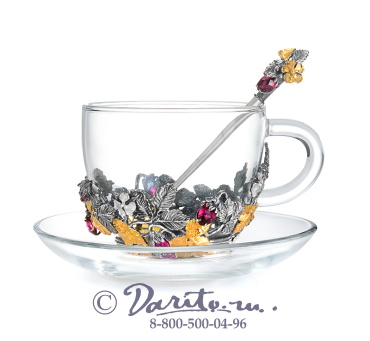 Чашка с блюдцем и ложкой «Земляника»