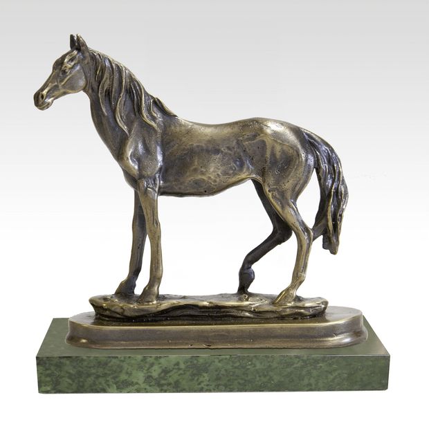 Скульптура из бронзы «Везунья»