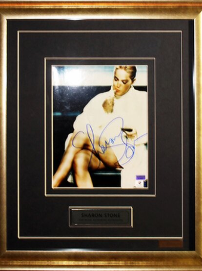 Панно с подлинным автографом Шерон Стоун