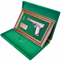 Подарочное панно с пистолетом «ТТ»