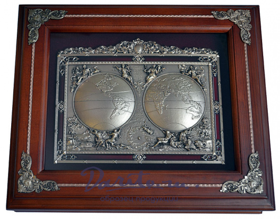 Подарочная деревянная ключница настенная «Карта мира»