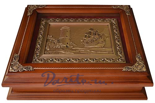 Подарочная деревянная ключница «Маяк»