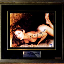 Панно с подлинным автографом Синди Кроуфорд
