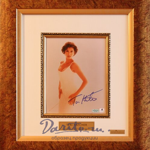 Панно с подлинным автографом Тери Линн Хатчер