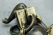 Скульптура из бронзы «Кот ученый»