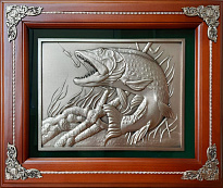 Деревянная ключница «Щука»