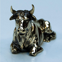 Статуэтка из латуни «Бык на отдыхе»