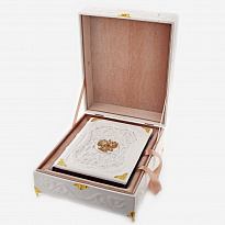 Подарочное издание с иллюстрациями «Московский Кремль»