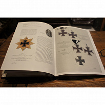 Книга в подарок «Европейские ордена в России; конец XVII-начало XX века»