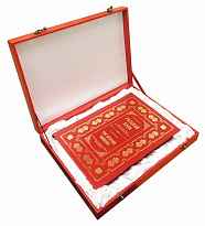 Подарочное издание «Русский воин. Краткая история русской военной формы. The Russian warrior»