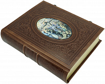 Подарочная книга Библия в кожаном переплете с финифтью и латунными замками