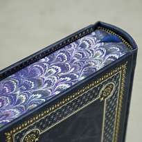 Книга в подарок ребенку Алиса в Стране чудес. Алиса в Зазеркалье в кожаном переплете