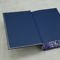 Колымские рассказы в кожаном переплете