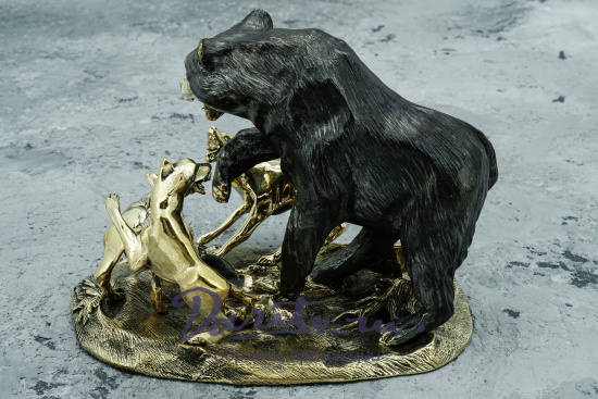 Скульптурная композиция из бронзы «Охота на медведя»