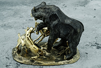 Скульптурная композиция из бронзы «Охота на медведя»