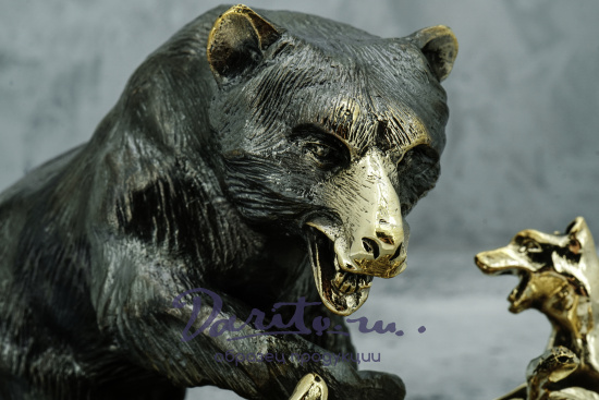 Скульптурная композиция из бронзы «Охота на медведя»