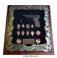 Деревянная ключница «Макаров со знаками ФСБ»