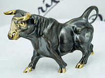 Скульптура из бронзы «Бык»