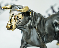 Скульптура из бронзы «Бык»