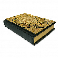 Коран с филигранью (золото) с гранатами и гидротермальными изумрудами