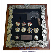 Деревянная ключница «Маузер с наградами СССР»