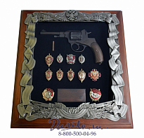 Деревянная ключница «Наган со знаками ФСБ»
