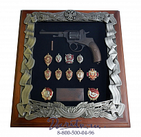 Деревянная ключница «Наган со знаками ФСБ»