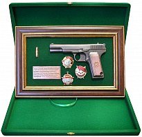 Подарочное панно с пистолетом «ТТ»
